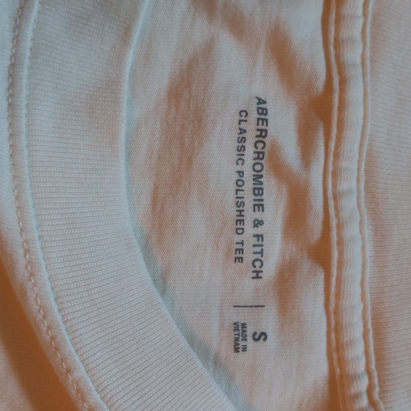 Men's Abercrombie & Fitch Cream Tee with Car Design - Size S - Picture 5 of 6